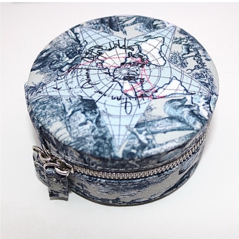DIOR Around The World Jewelry Case & New Mascara Scent Sample, Spin Ring VIP col - Picture 3 of 10